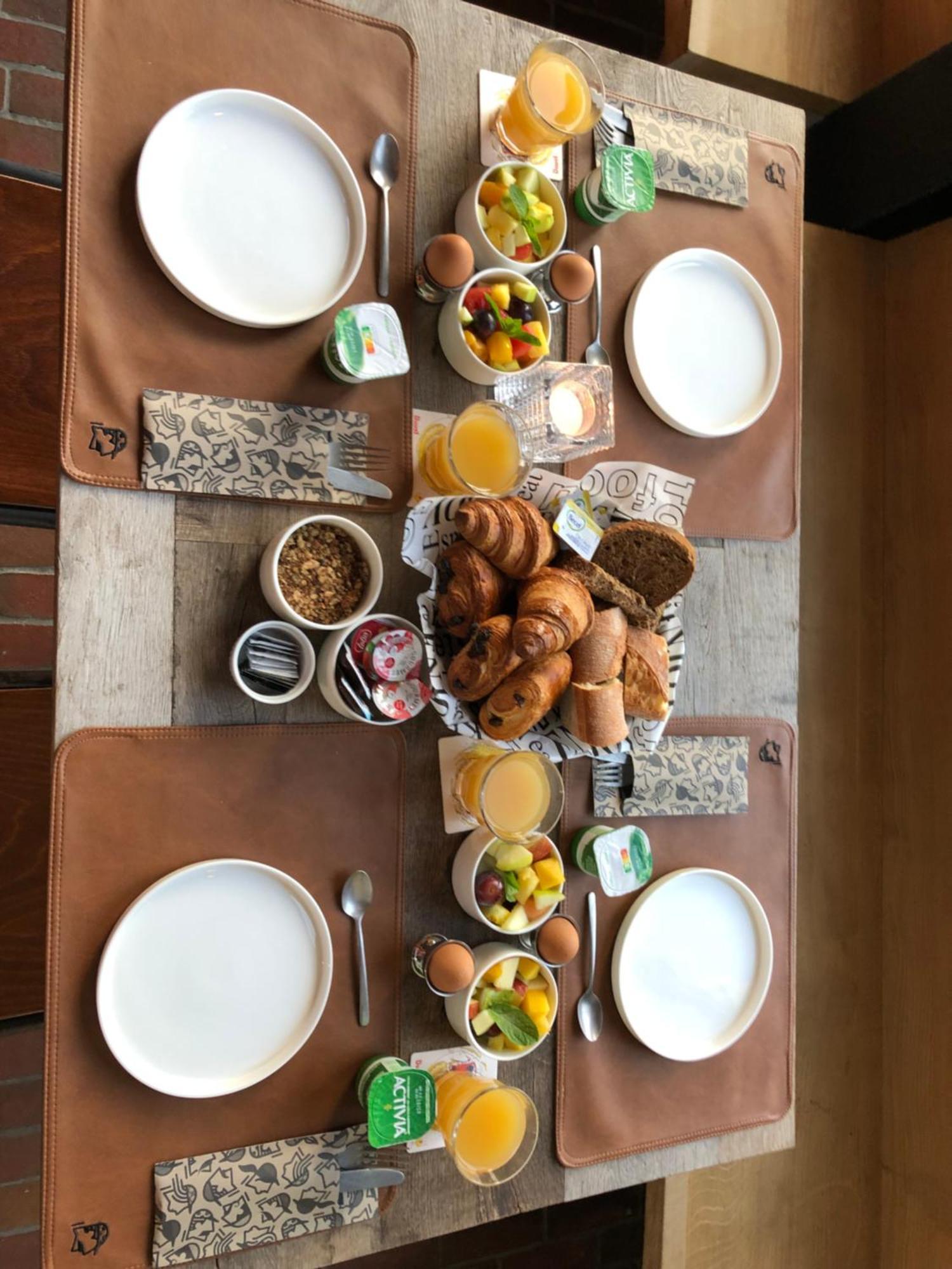 Cafe Coureur Borgloon Hotel Luaran gambar